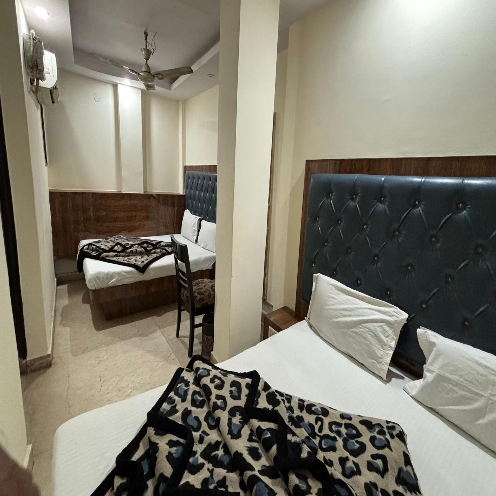 Hotel Pk International Near By New Delhi Station I Couple Friendly Nova Deli Quarto foto