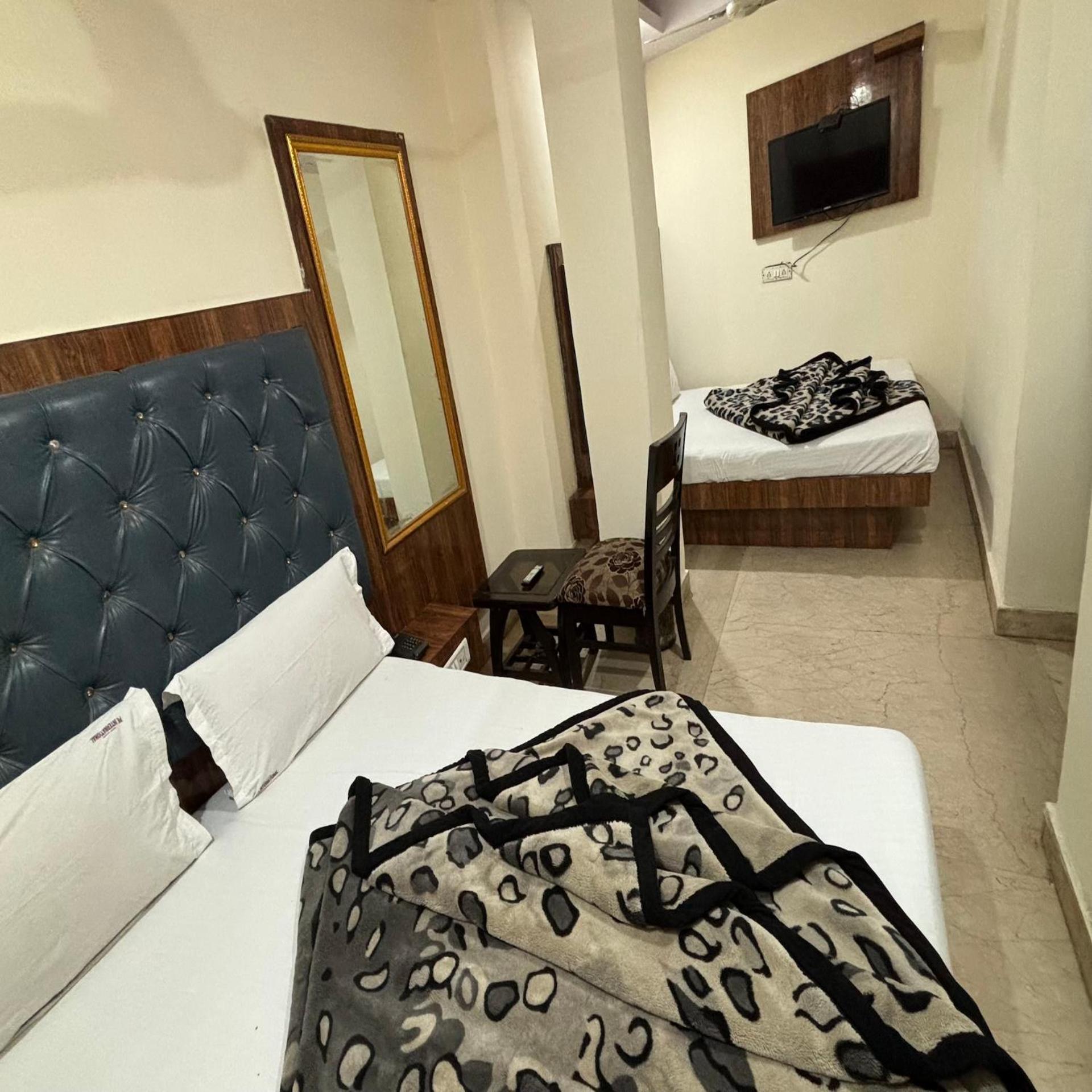 Hotel Pk International Near By New Delhi Station I Couple Friendly Nova Deli Quarto foto