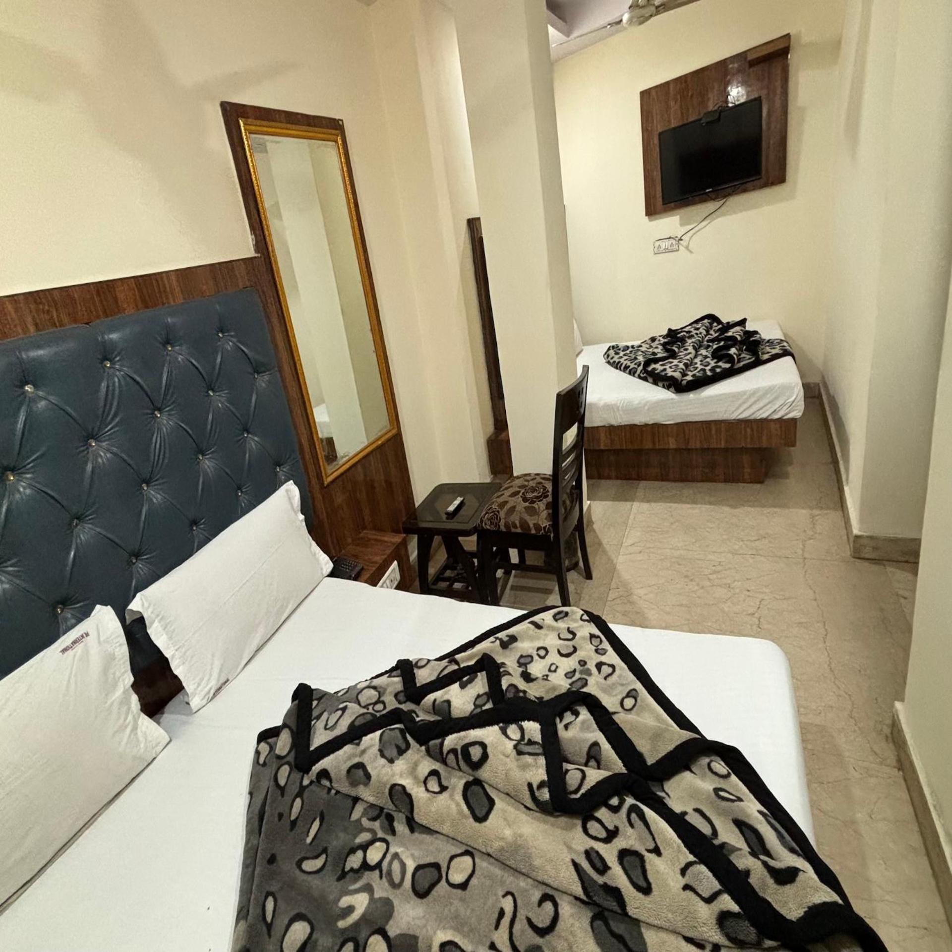Hotel Pk International Near By New Delhi Station I Couple Friendly Nova Deli Quarto foto