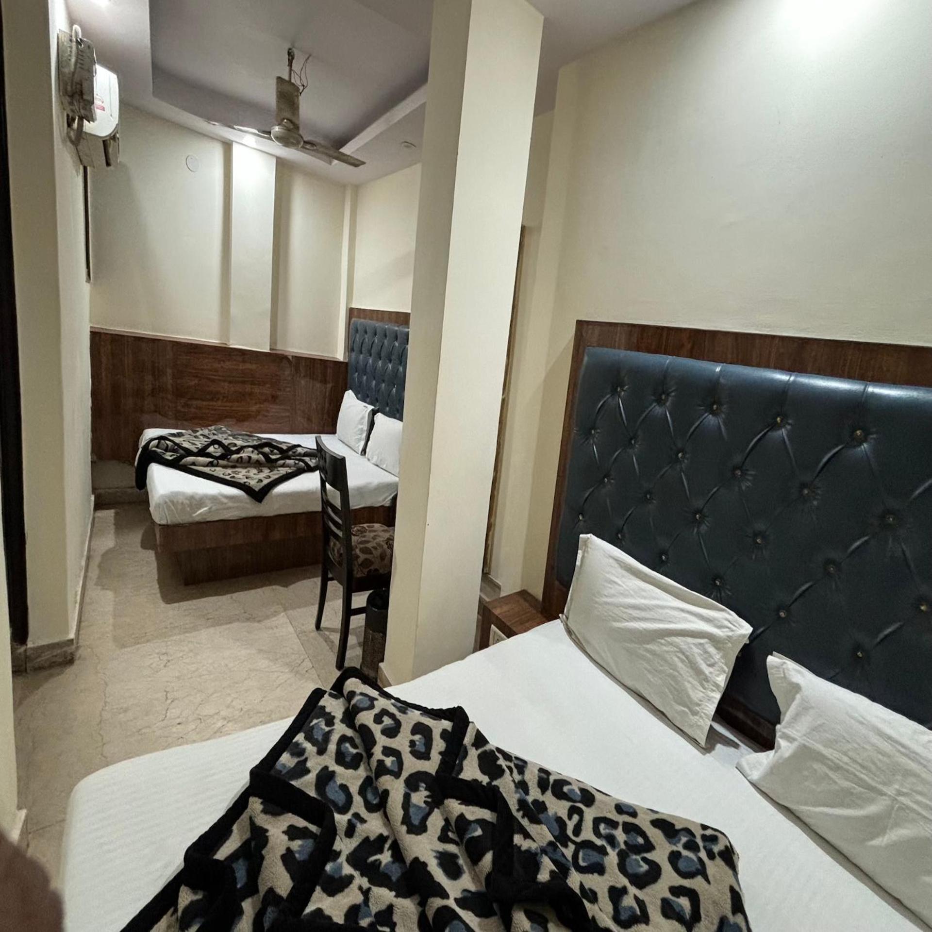 Hotel Pk International Near By New Delhi Station I Couple Friendly Nova Deli Quarto foto